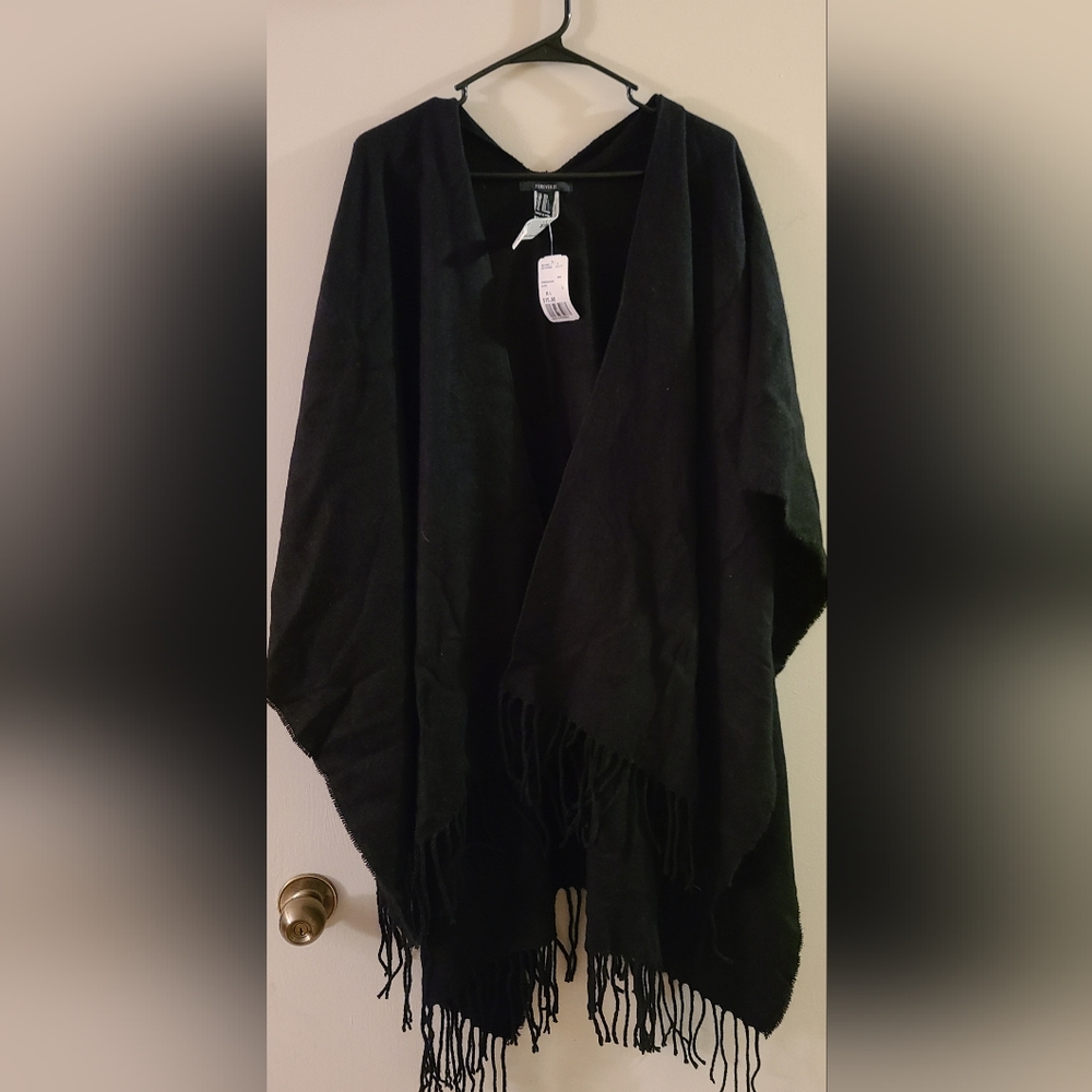 FOREVER 21 Woven Black Shawl with Fringe New with Tags Size M/L